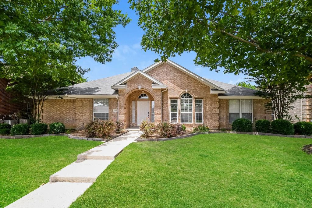 4213 Baystone Court, Rowlett