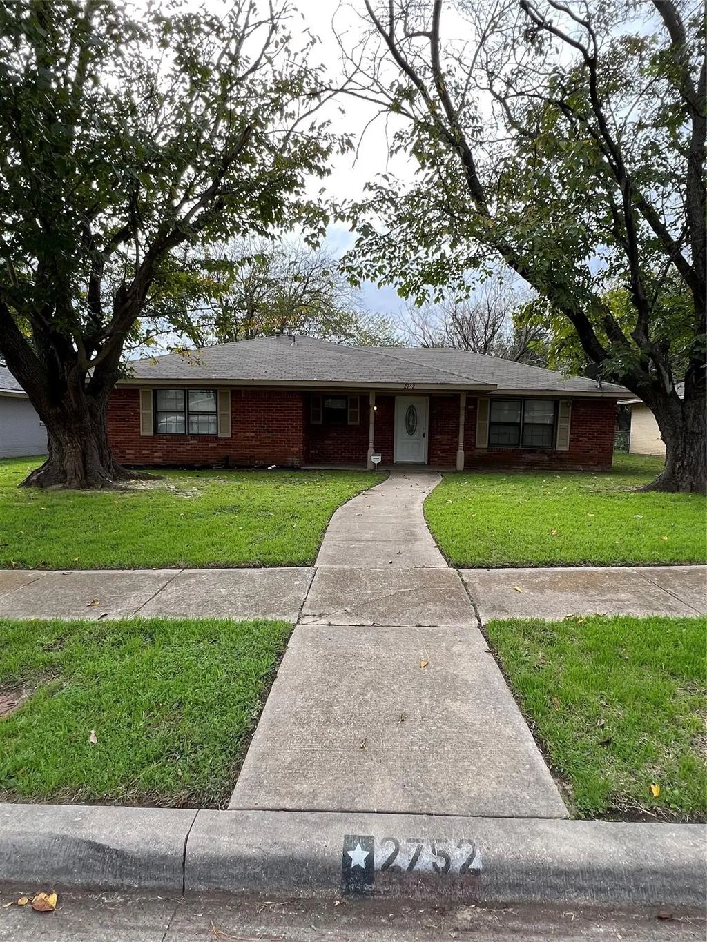 2752 Groveridge Drive, Dallas
