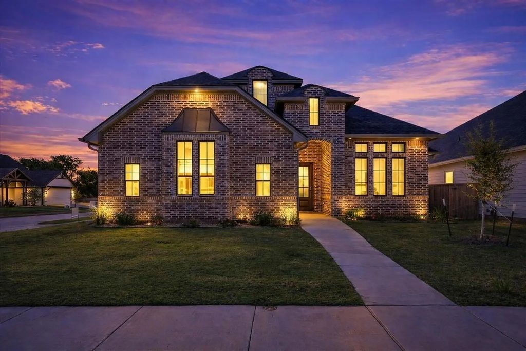 12022 Kenai Circle, Woodway