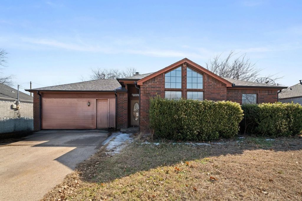 102 Marvin Gardens, Waxahachie