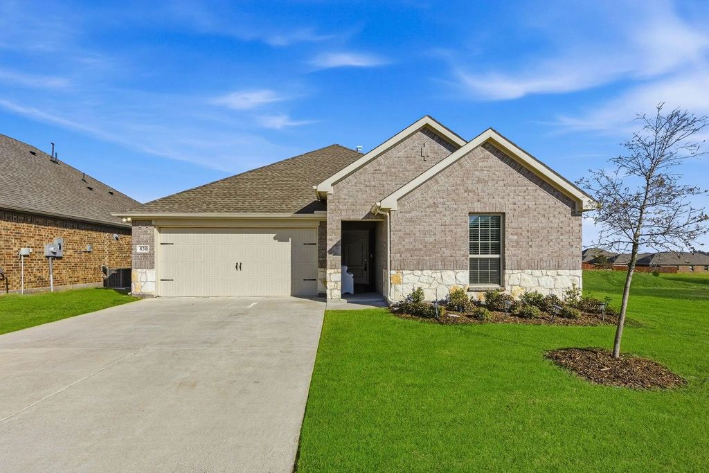 830 Creekview Lane, Lavon