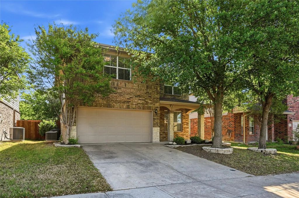 2929 Wispy Trail, Fort Worth