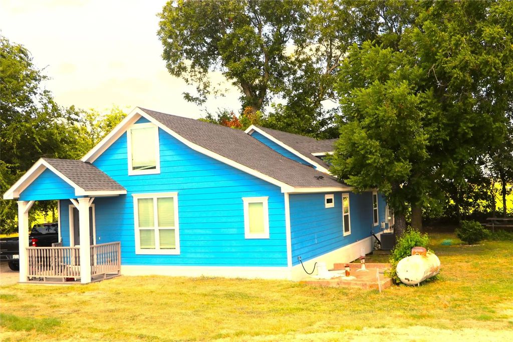 6164 State Highway 289, Howe