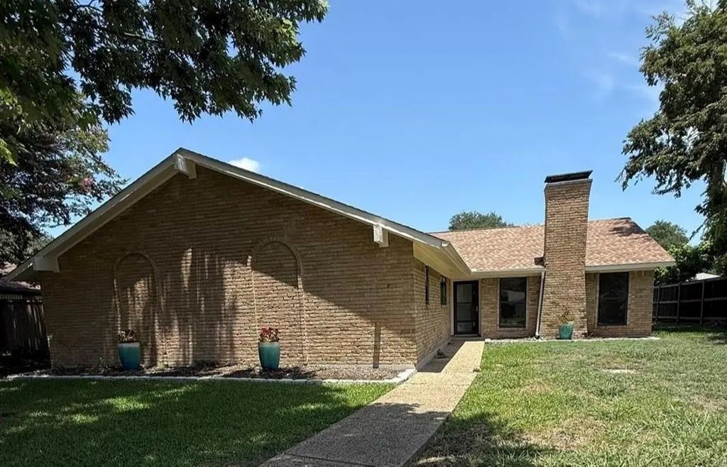 7 Yale Circle, Richardson
