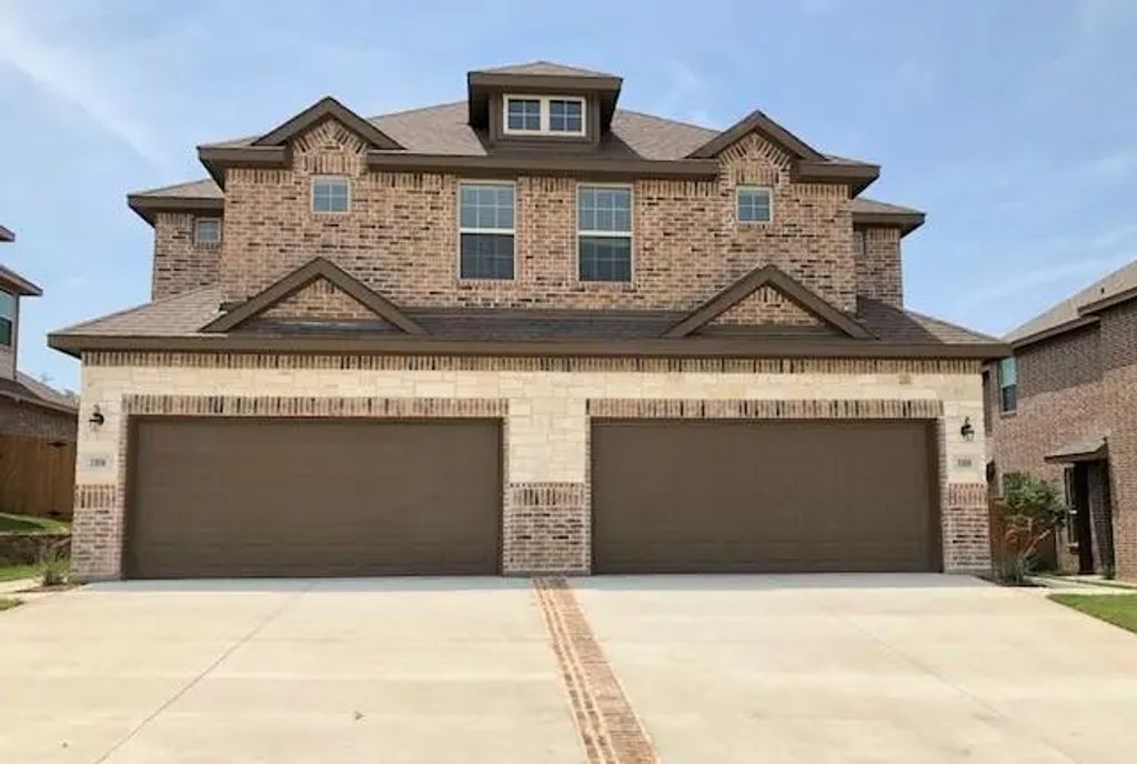 1006-1008 W Sierra Vista Court, Midlothian