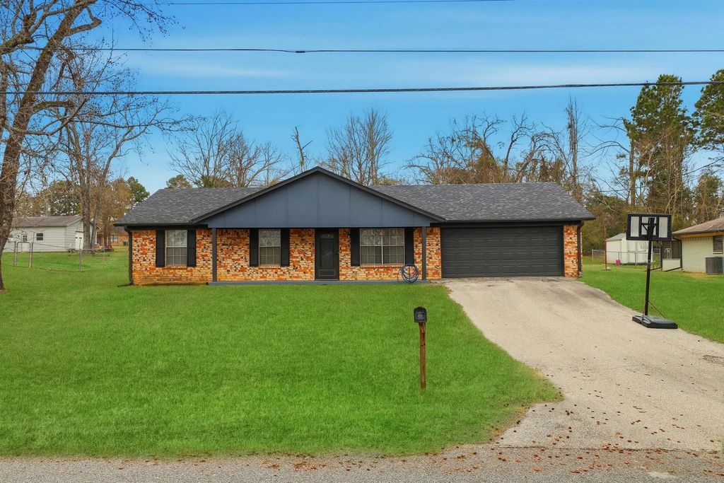 346 Meridian Street, Gladewater