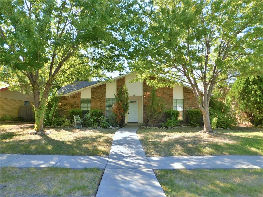 421 Shadowcrest Lane, Coppell