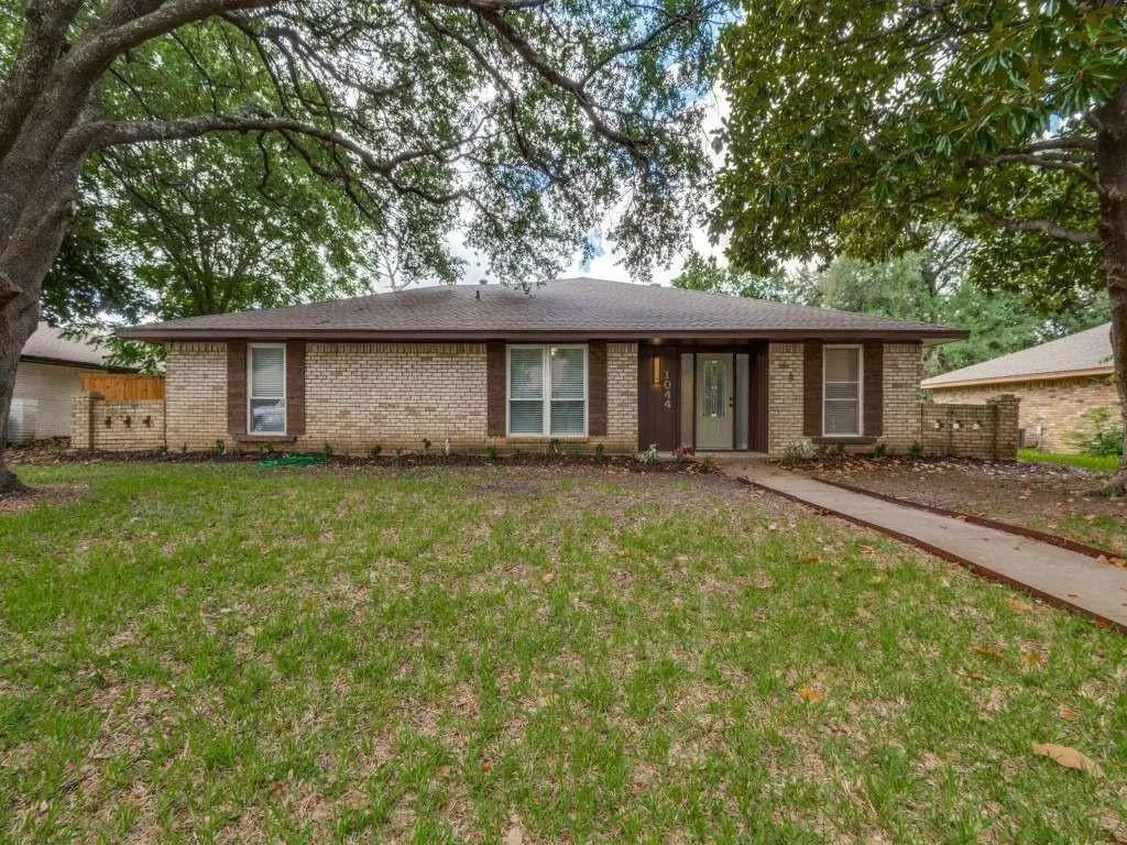 1044 Peach Lane, DeSoto