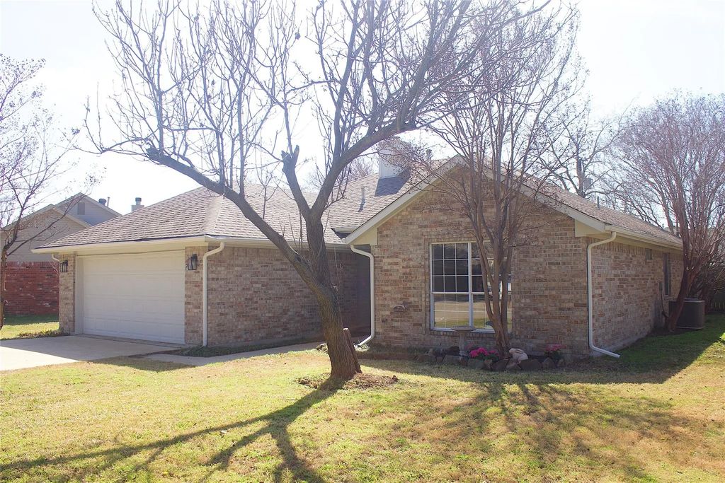 706 Azalea Drive, Forney