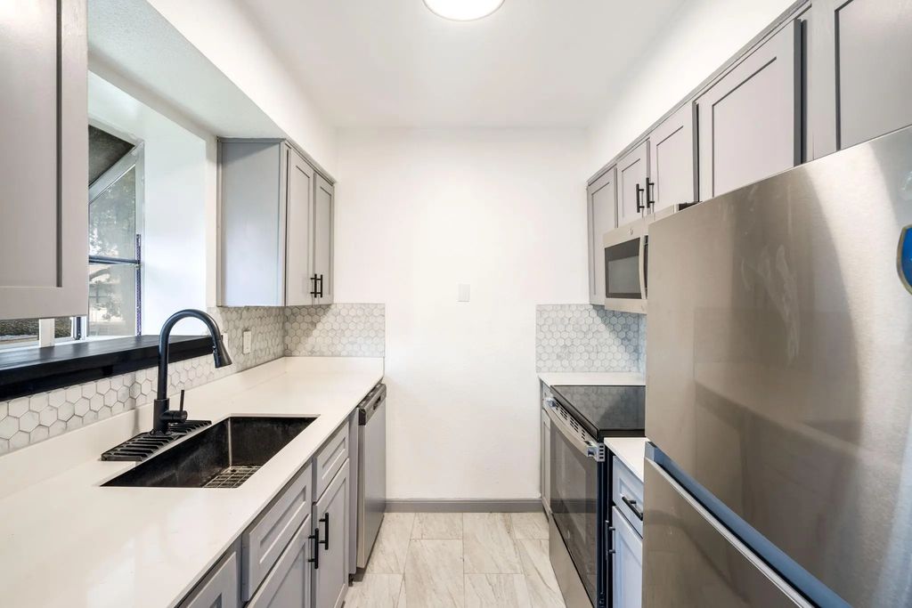 3913 Inwood Road 2006, Dallas