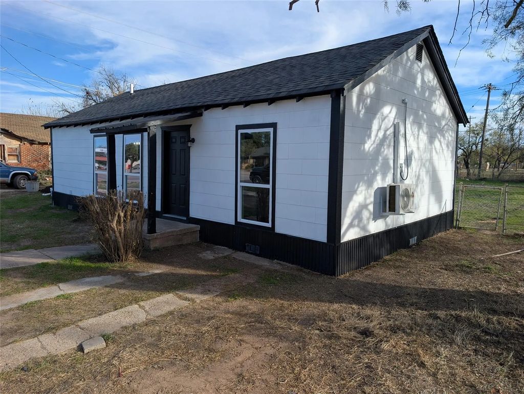 539 W Lake Drive, Hamlin