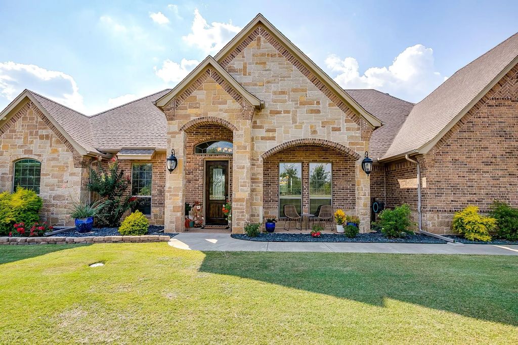 105 N Hadley Road, Godley