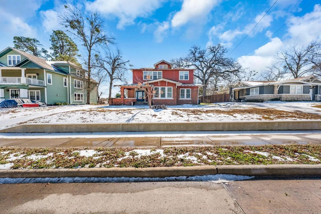 712 Connally Street, Sulphur Springs