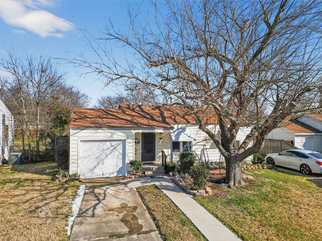 4945 Gilbert Drive, Fort Worth