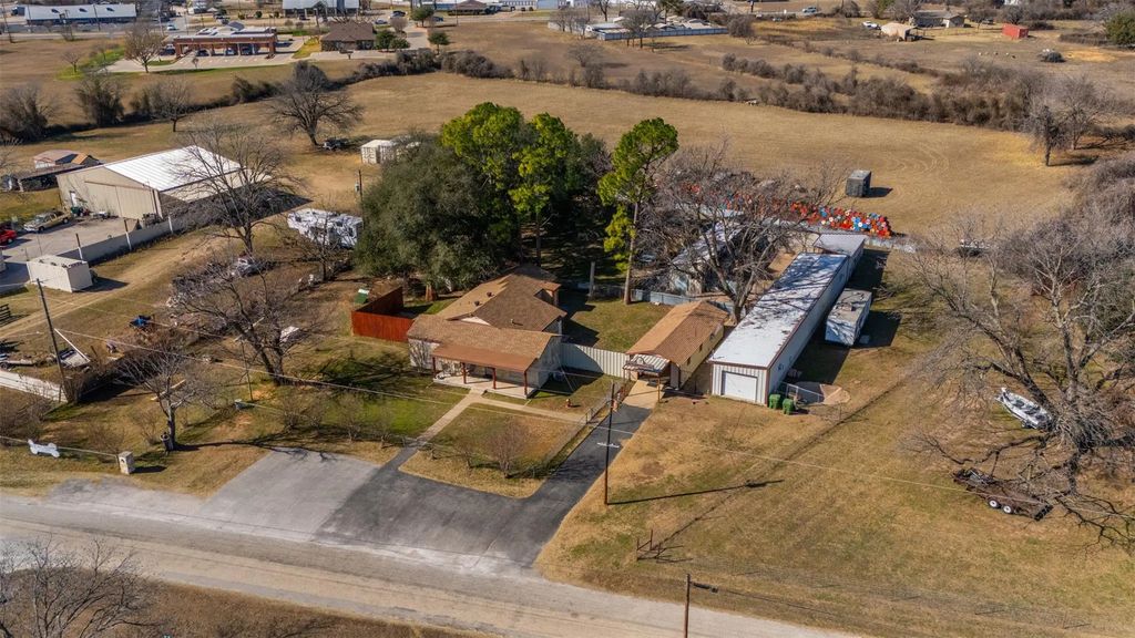 5920 Walnut Creek Drive, Granbury