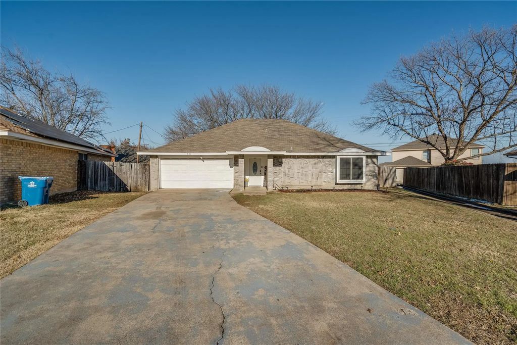 521 Crane Circle, DeSoto