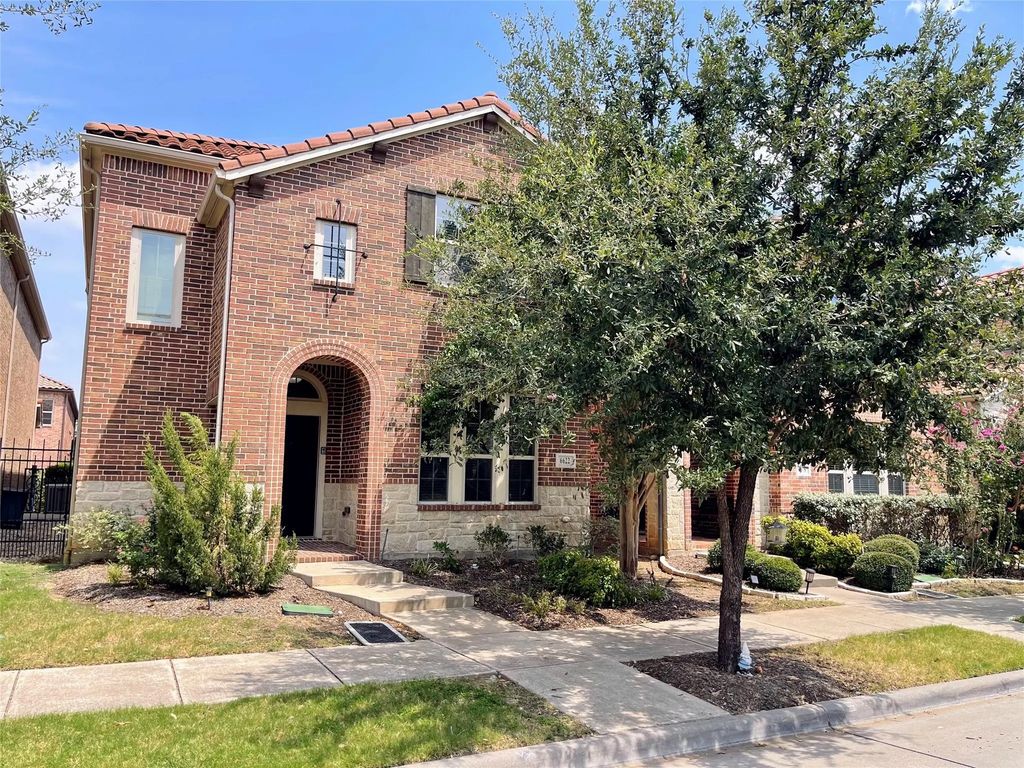 6622 Deleon Street, Irving