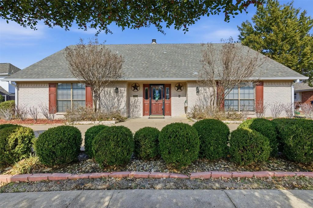 1905 Wimbledon Drive, Arlington