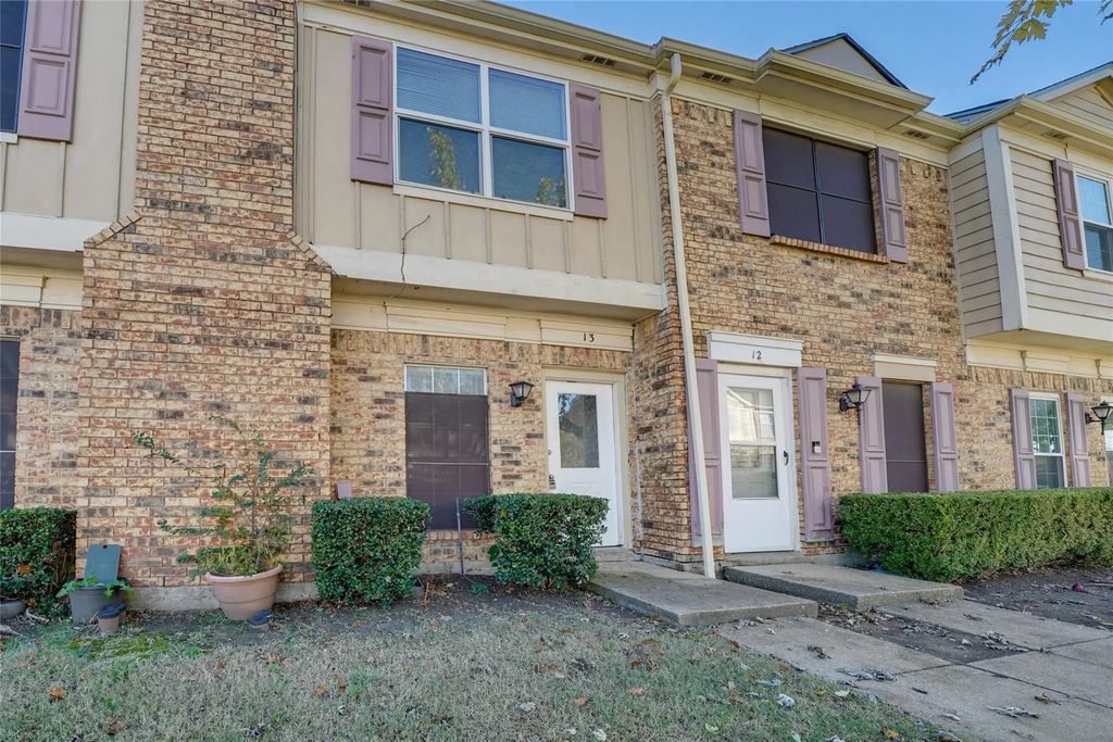 633 Carriagehouse Lane 3, Garland