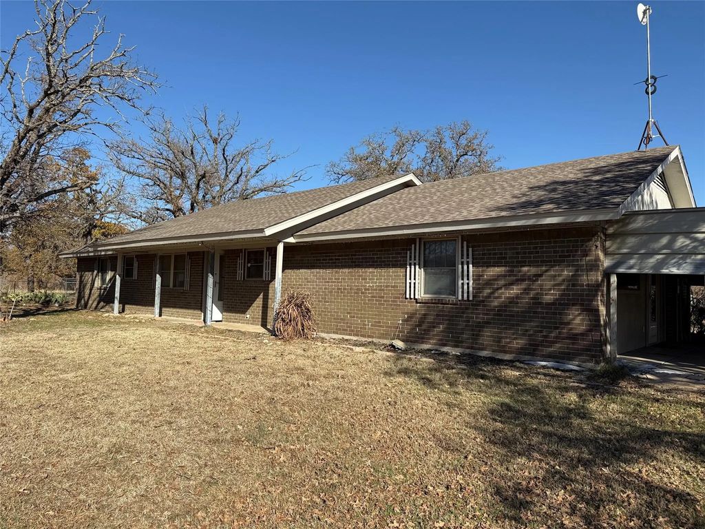 503 Windsor Lane, Springtown