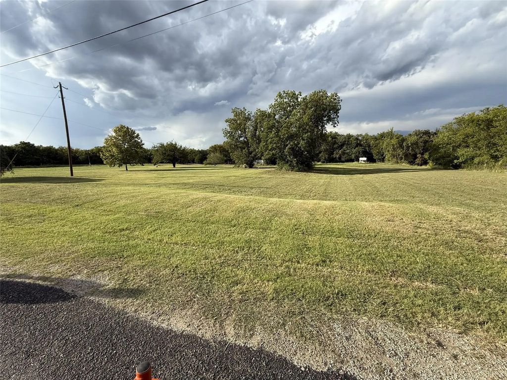 124 W Cherry Drive, Azle