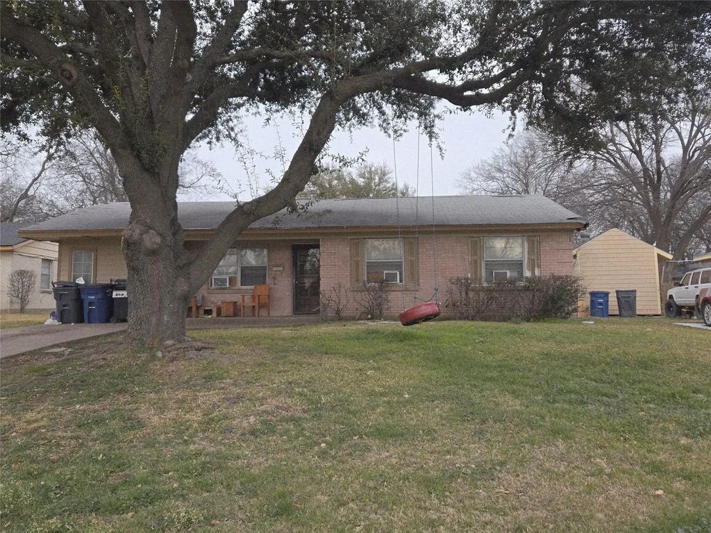 923 Edgedale Drive, Dallas