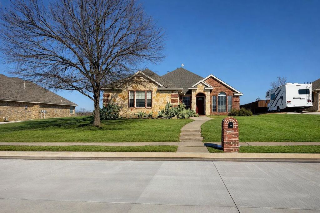 420 Woodlawn Street, Krum