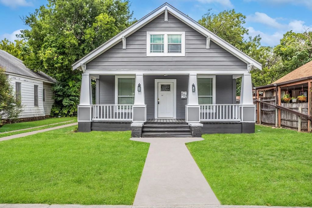 527 S Clinton Avenue, Dallas