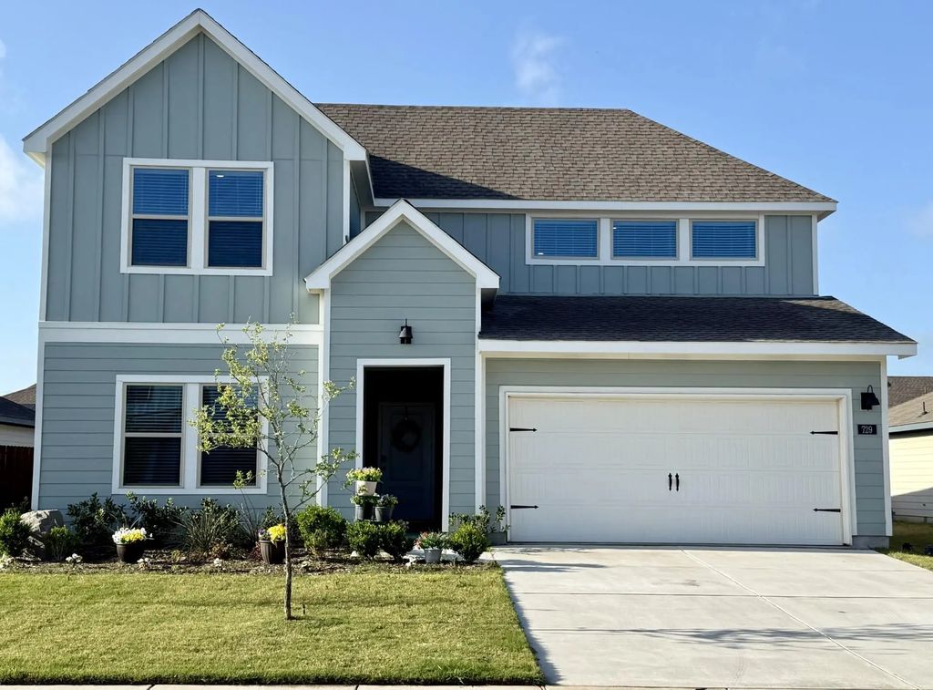 729 Amelia Court, Pilot Point