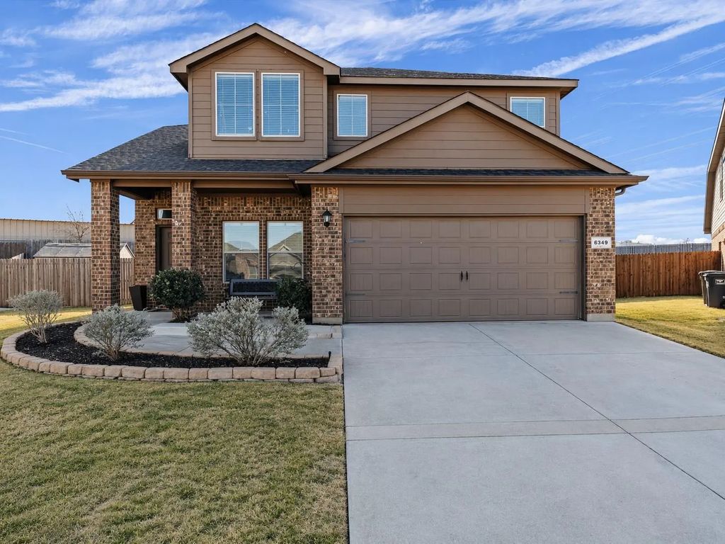 6349 Leaping Fawn Drive, Fort Worth