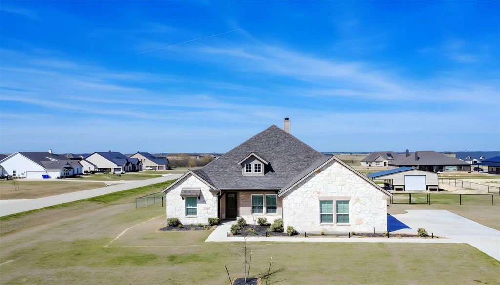 12116 Magma Court, Krum