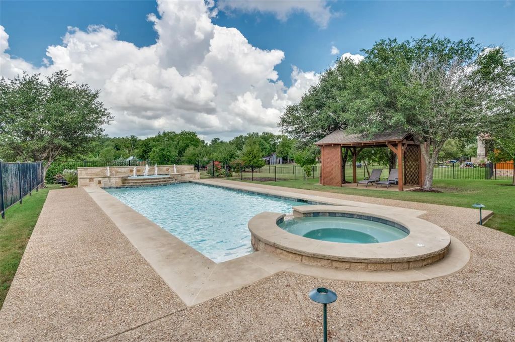 5575 Pebble Creek Drive, Celina