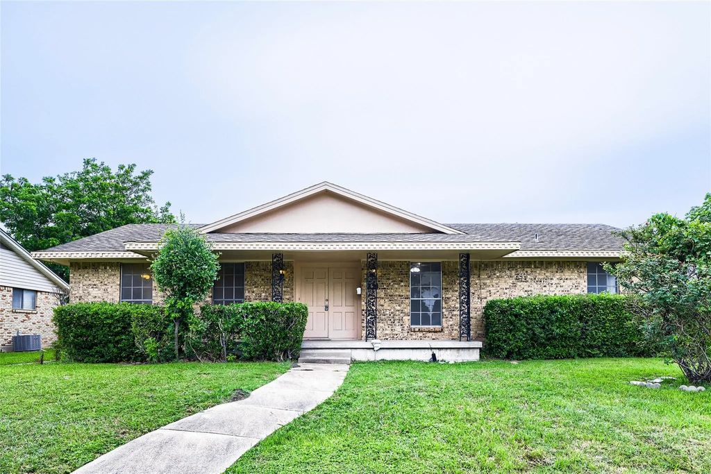 829 Poinsettia Drive, Lancaster