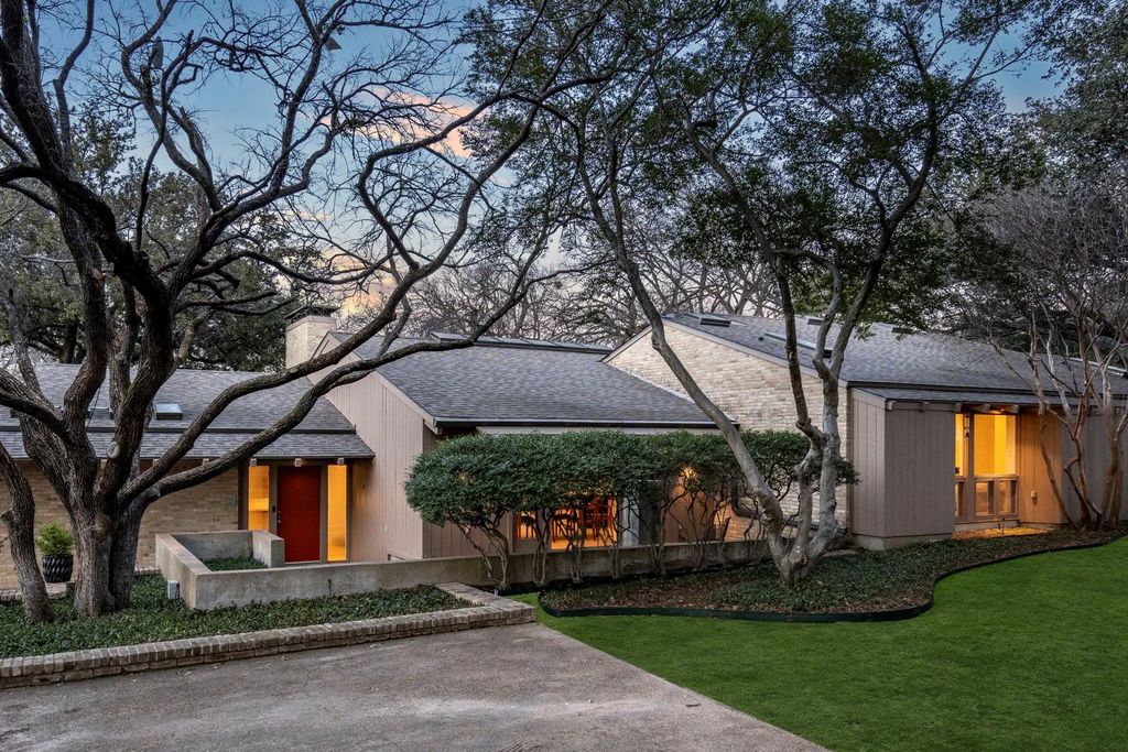 6919 N Janmar Drive, Dallas