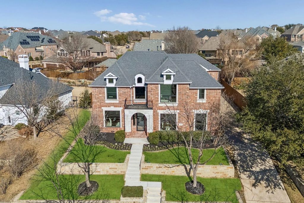 1209 Queen Peggy Lane, Lewisville