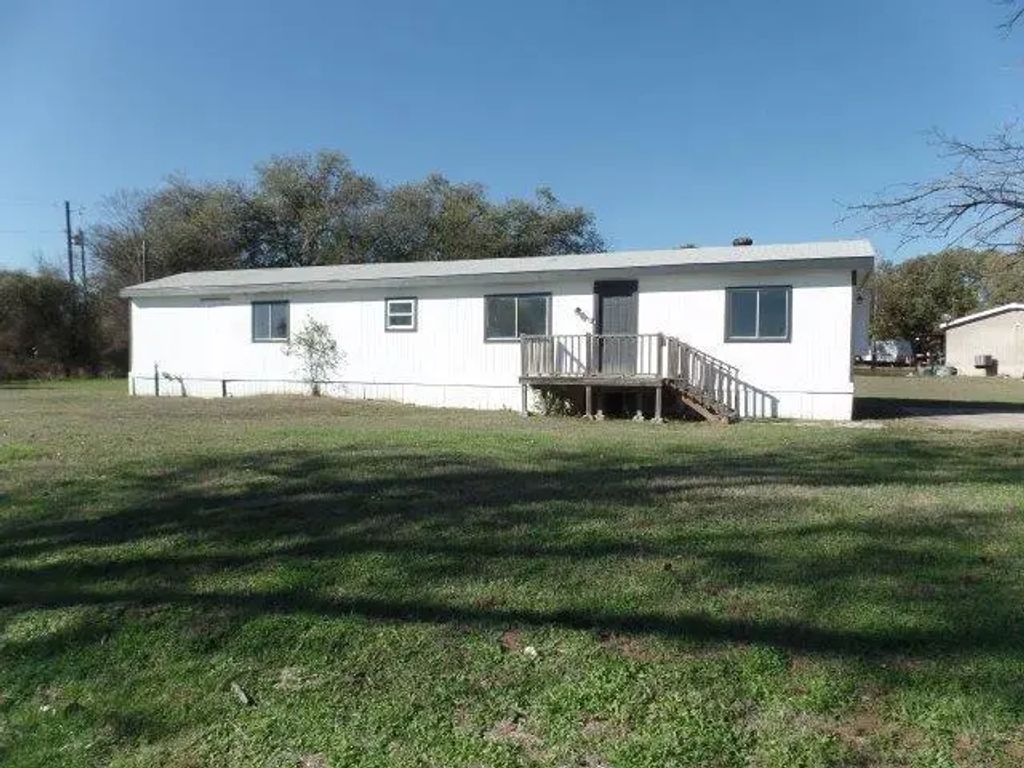 125 Oak Drive, Springtown