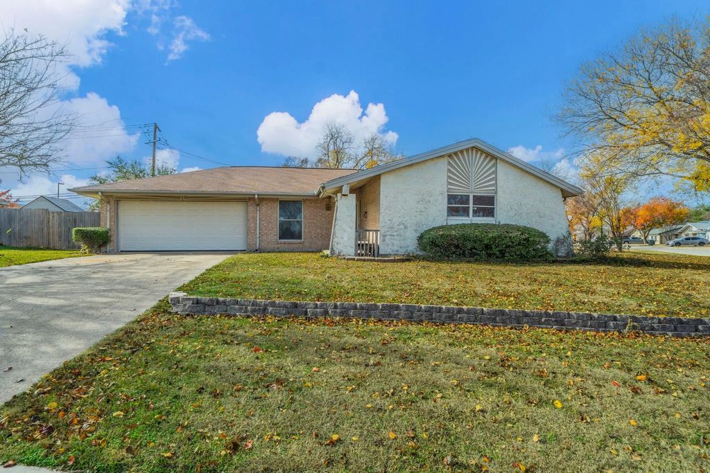 217 Skylark Street, Mesquite