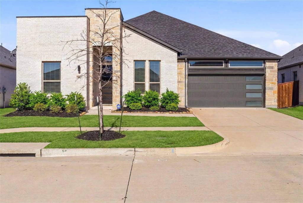 1032 Boardwalk Road, Allen