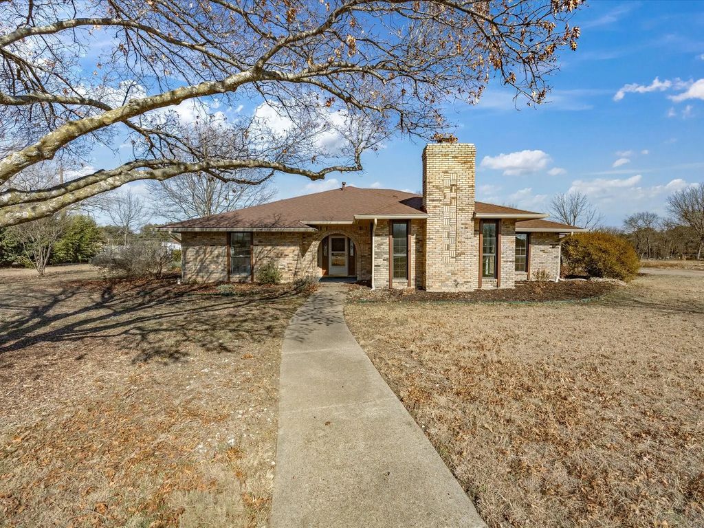 205 Rock Springs Court, Waxahachie