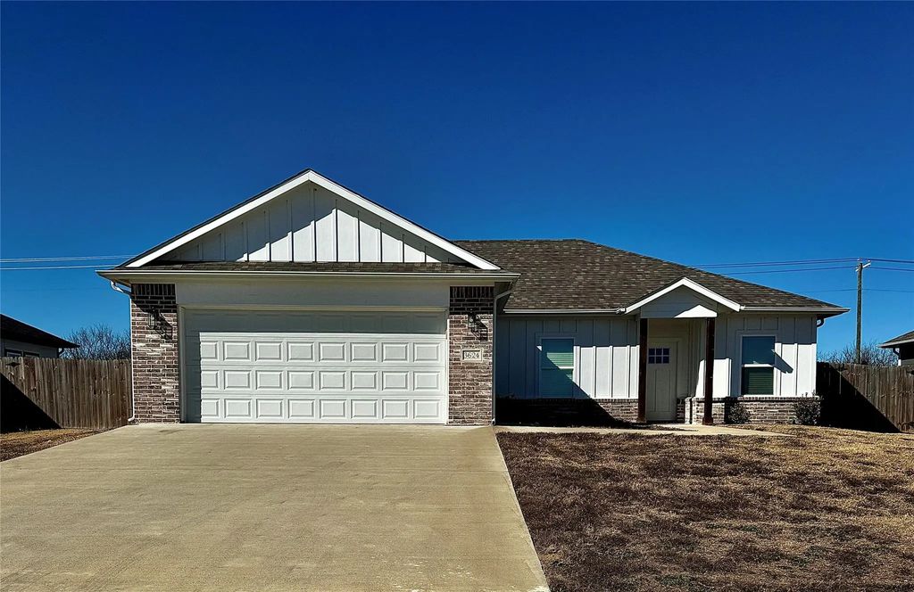 3624 Skylane Avenue, Corsicana