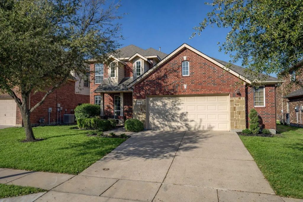 9841 Mcfarring Drive, Fort Worth