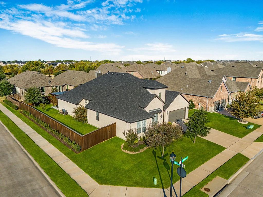 4433 Ginger Road, Celina