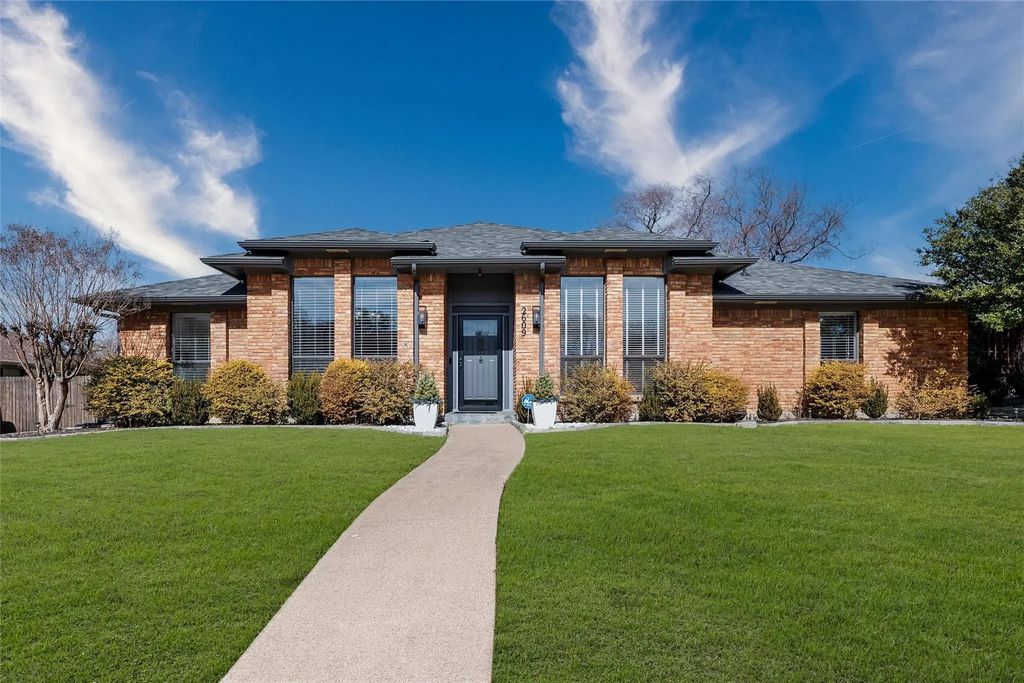 2609 Ramblewood Drive, Carrollton