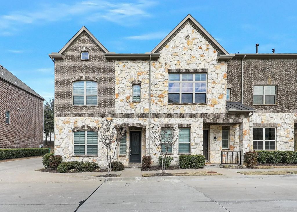 2813 Troutt Drive, Carrollton