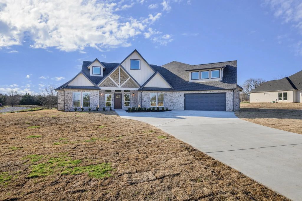2352 County Road 1112, Farmersville