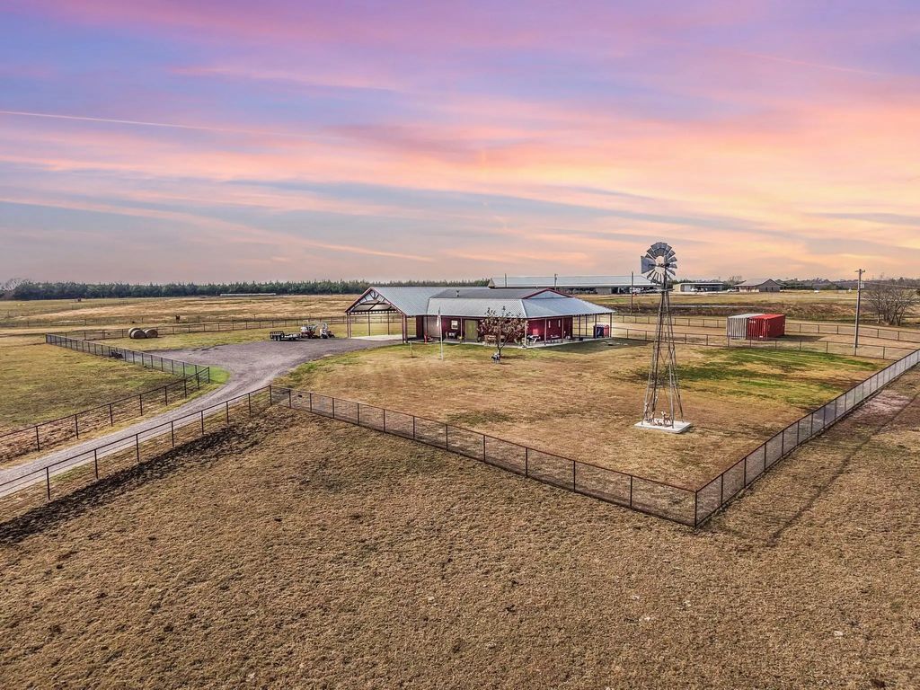 1050 County Road 5025, Trenton