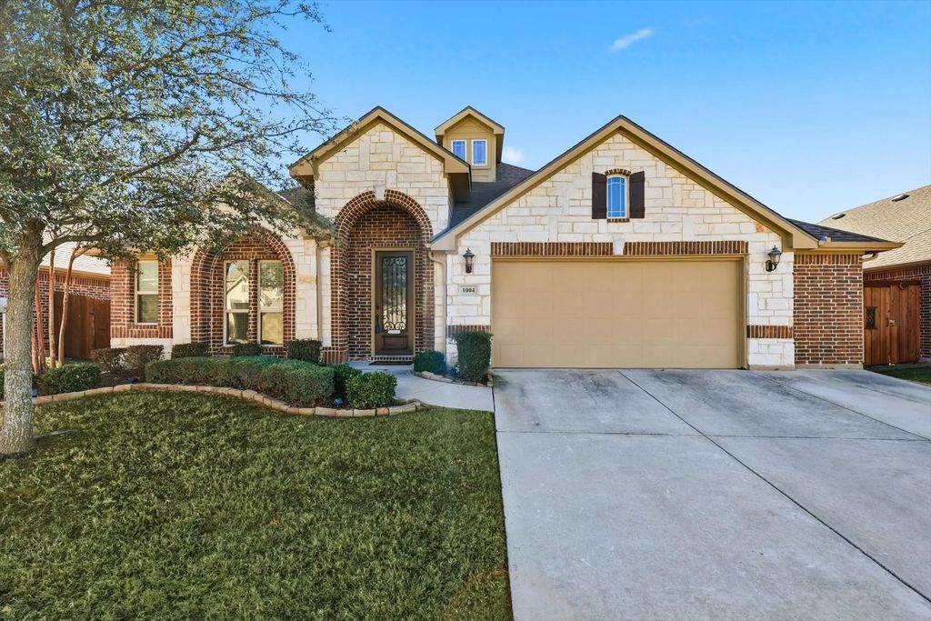 1004 Longhorn Drive, Aubrey