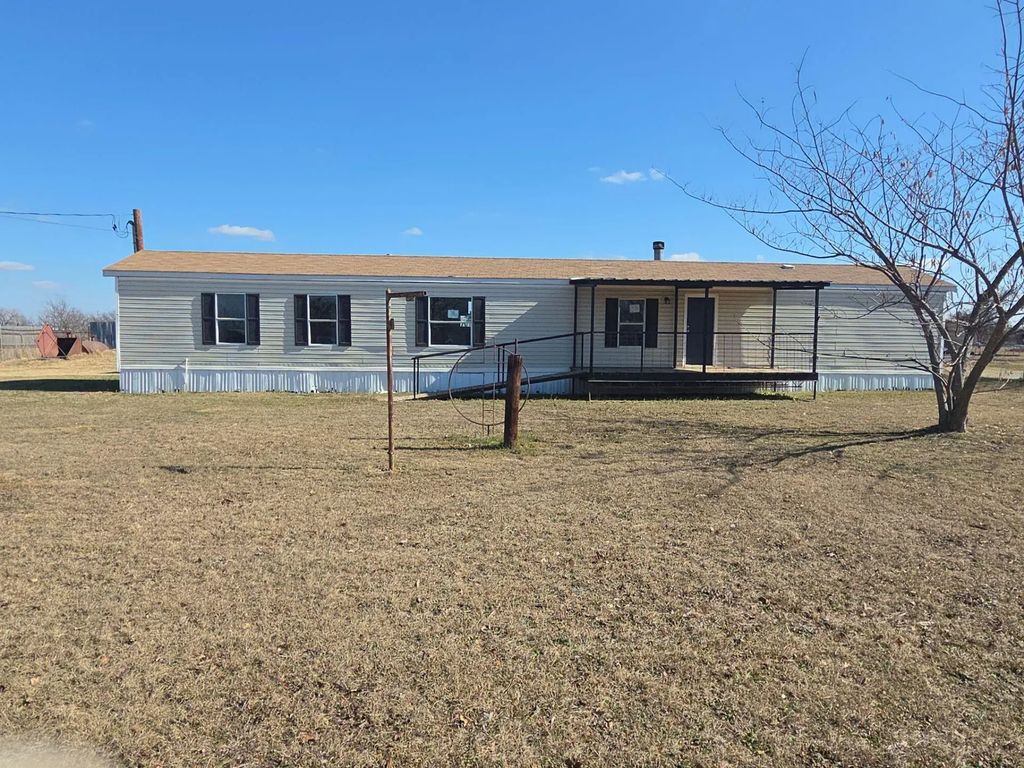 375 Pilgrim Lane, Mineral Wells