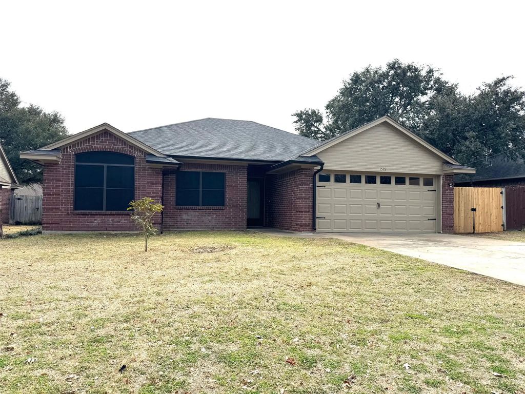 1519 Hayloft Lane, Granbury