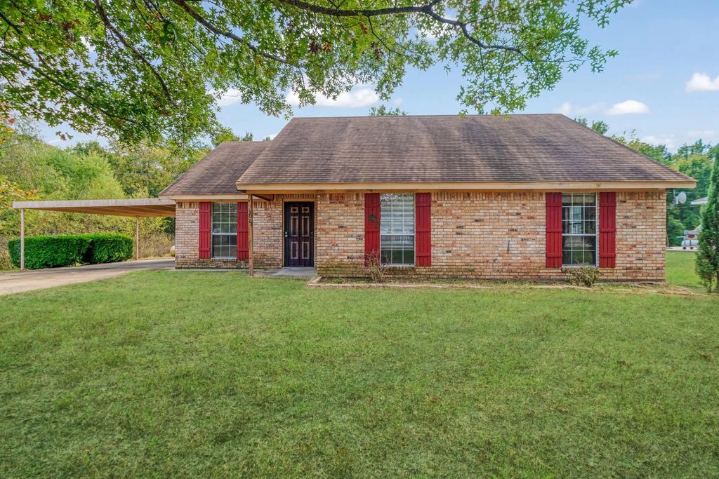 302 Cripple Creek, Powderly